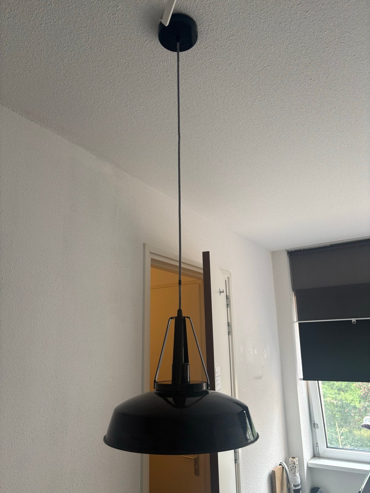 Zwarte Plafondlamp met E27 Fitting - Modern Design, Huis en Inrichting, Lampen | Hanglampen, Ophalen, Gebruikt, Metaal, E27 (groot)