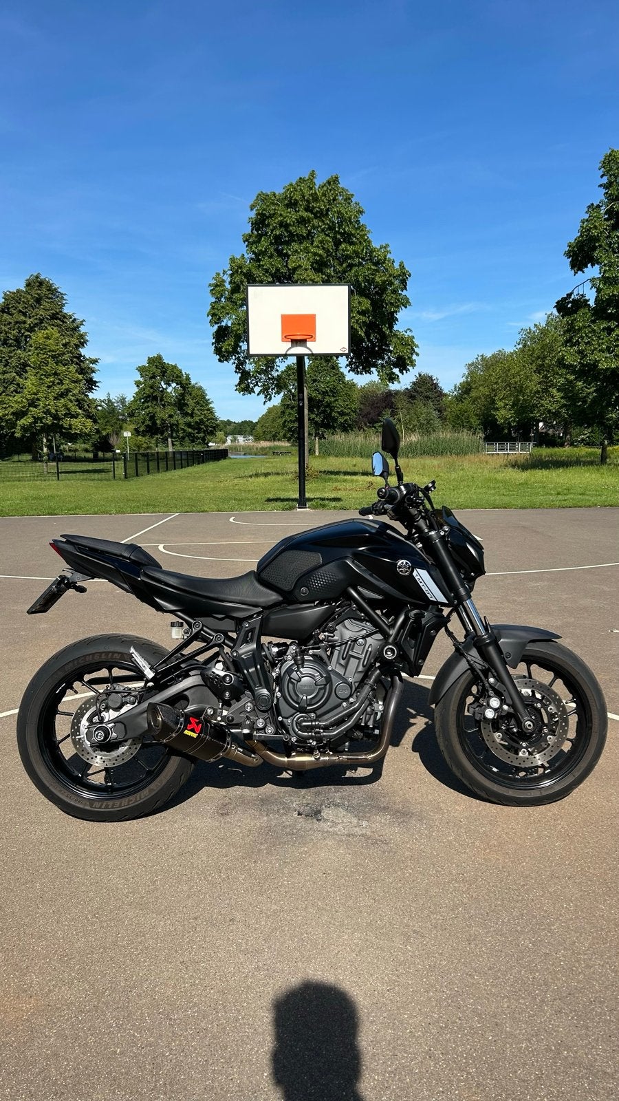 Yamaha MT-07 Pure Tech Black 2023 - A2/35kW Akrapovic, 2 cilinders, Sportuitlaat, Gebruikt, Particulier