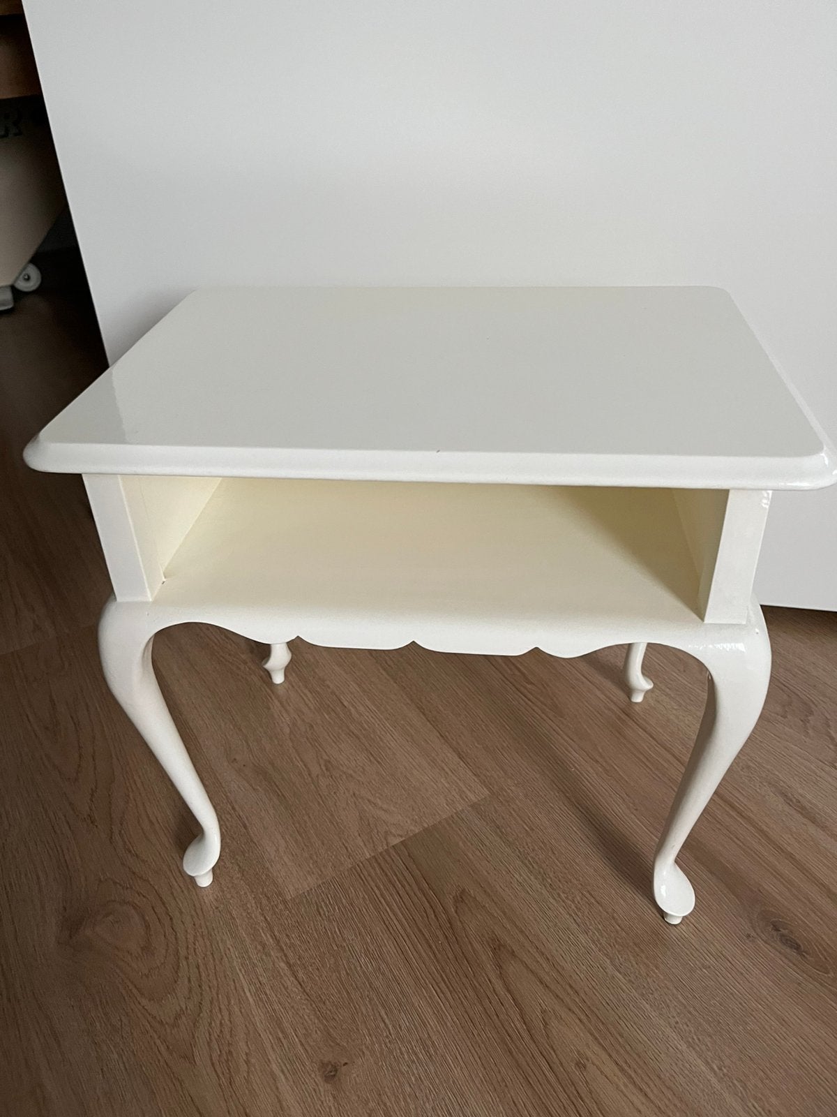 Hoogglans wit nachtkastje, Ophalen, Gebruikt, Minder dan 45 cm, Minder dan 55 cm