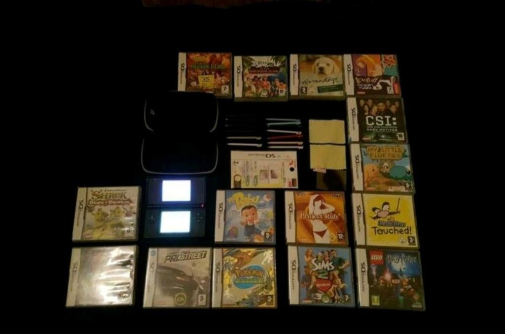 Nintendo DS Lite met spellen en accessoires, Spelcomputers en Games, Spelcomputers | Nintendo DS, Gebruikt, DS Lite, Zwart, Met games