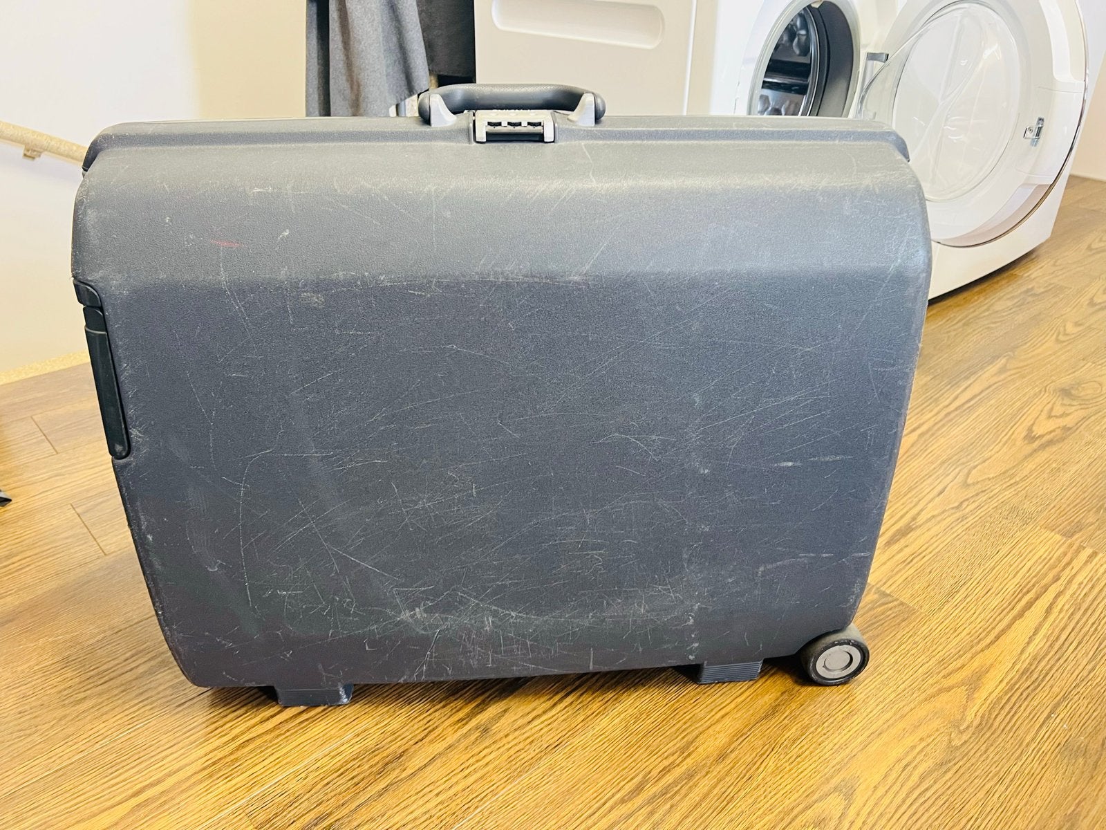 Oude Samsonite koffer met 2 wielen - Stevig en functioneel, Gebruikt, Hard kunststof, 45 tot 55 cm, Slot