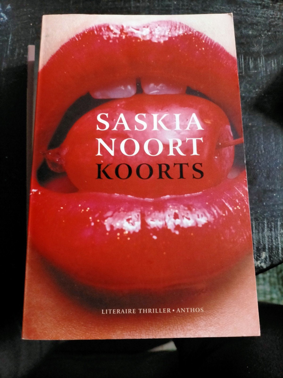 Saskia Noort - KOORTS, Ophalen of Verzenden, Zo goed als nieuw