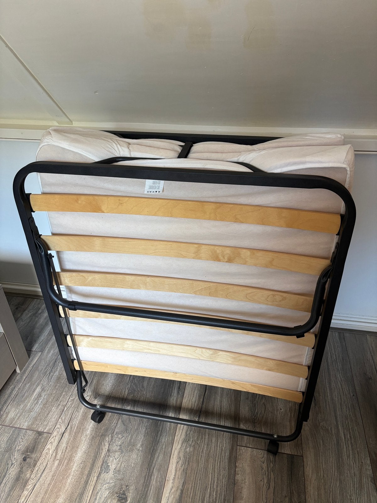Logeerbed inklapbaar, Huis en Inrichting, Ophalen, 90 cm, Eenpersoons, Zwart