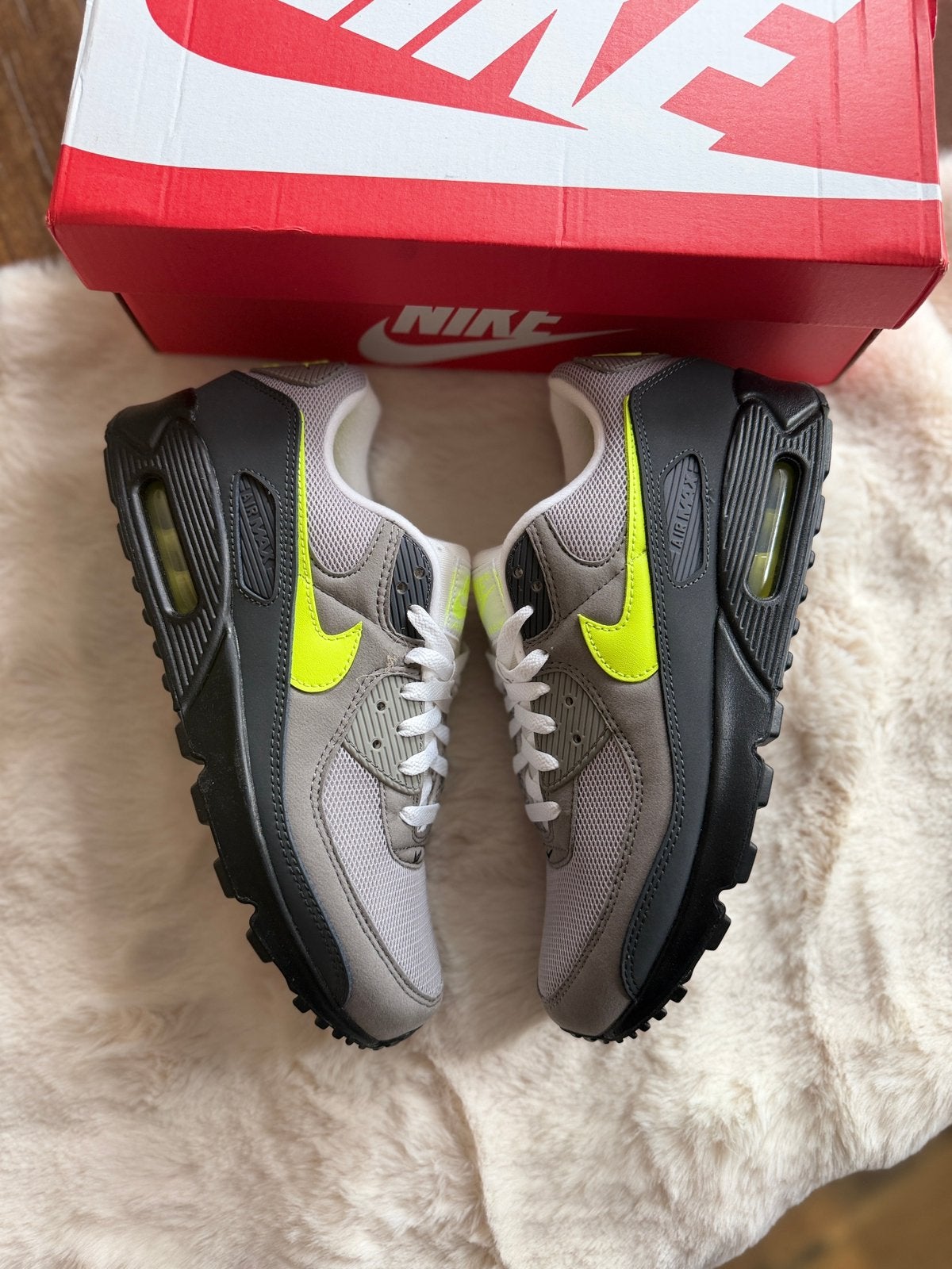 Nike Air Max 1 Zwart Neon EU 44 AirMax One 90 nieuw, Overige kleuren, Nieuw, Ophalen of Verzenden, Sneakers of Gympen