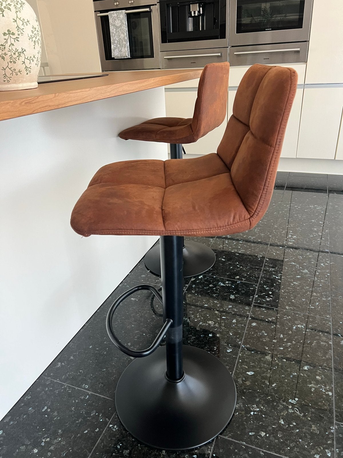 2 barkrukken barstoelen, 2 krukken, Ophalen, Zo goed als nieuw, In hoogte verstelbaar