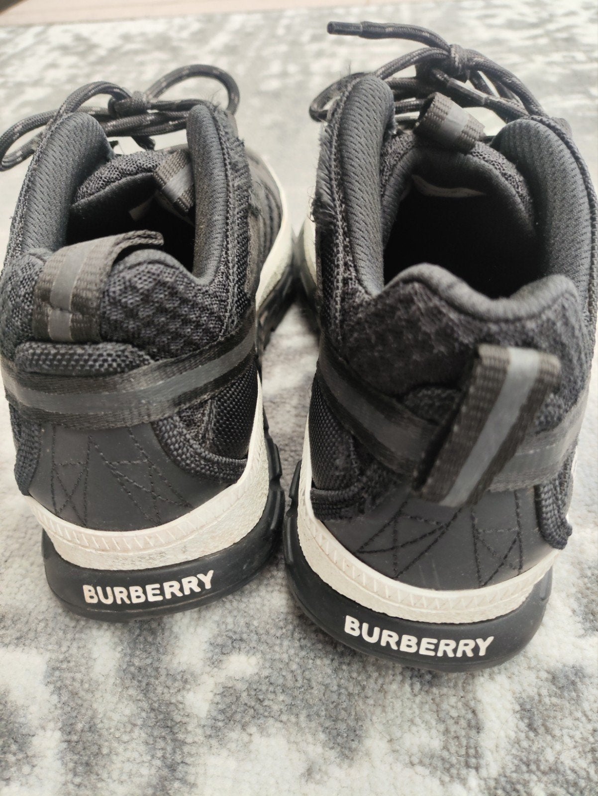 Burberry sneakers maat 37.5 origineel, Kleding | Dames, Ophalen, Zwart, Sneakers of Gympen, Burberry