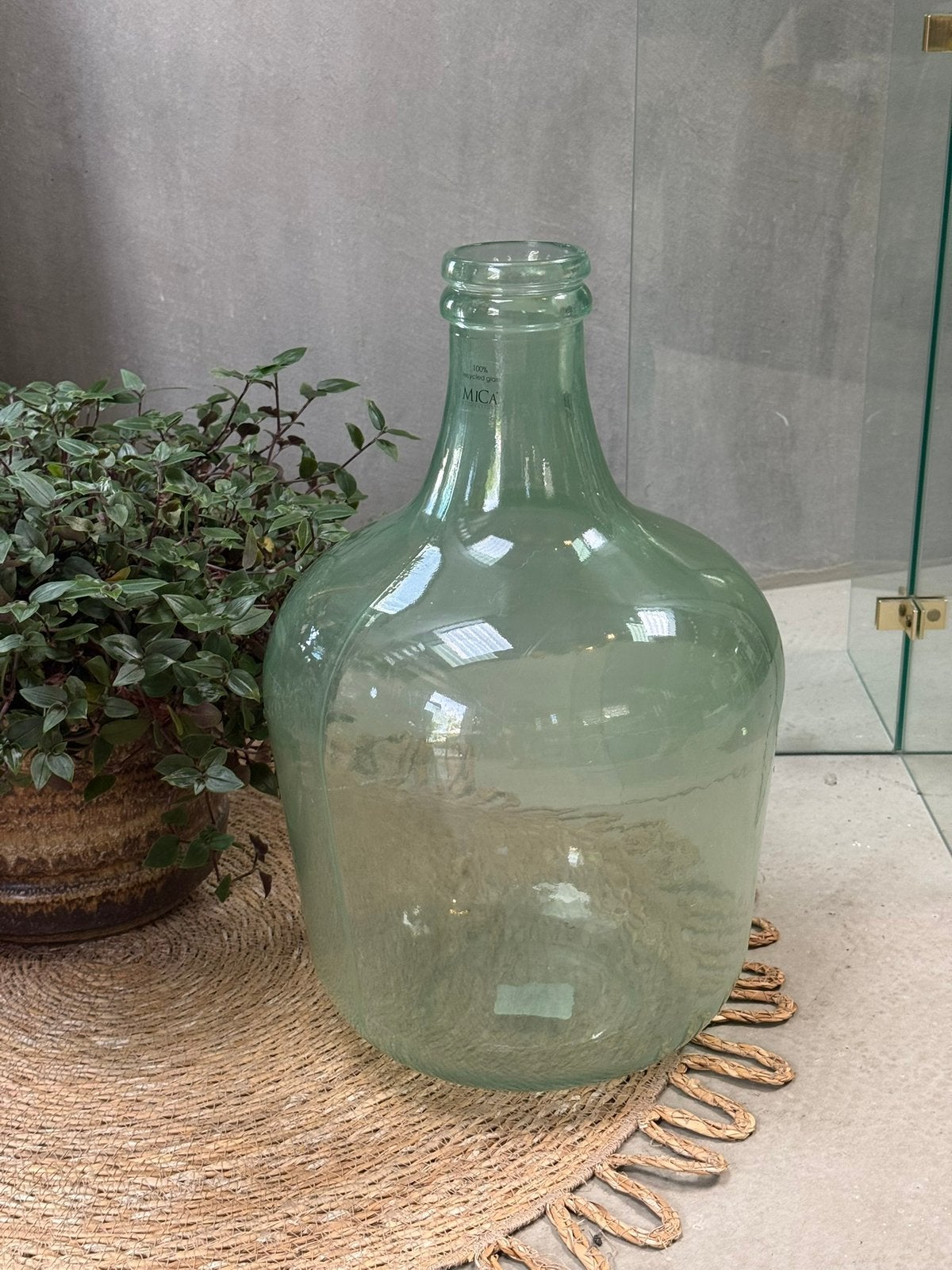 Groene glazen fles - groot formaat, Huis en Inrichting, Q, Transparant, MiCa, Q