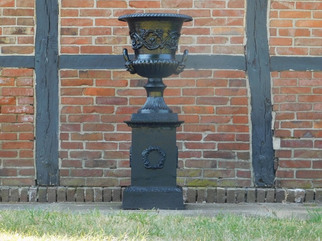 Grote Tuinvaas op Sokkel - Zwart - Gietijzer, Tuin en Terras, Tuinvazen, Ophalen of Verzenden, ., ., .