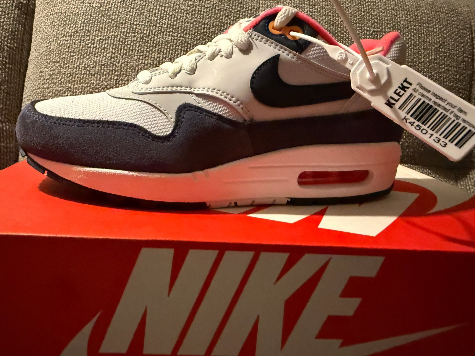 Nike Air Max 1 WMNS White / Midnight Navy – Maat 37,5 & 38,5, Kleding | Dames, Schoenen, Ophalen, Blauw, Nieuw, Sneakers of Gympen