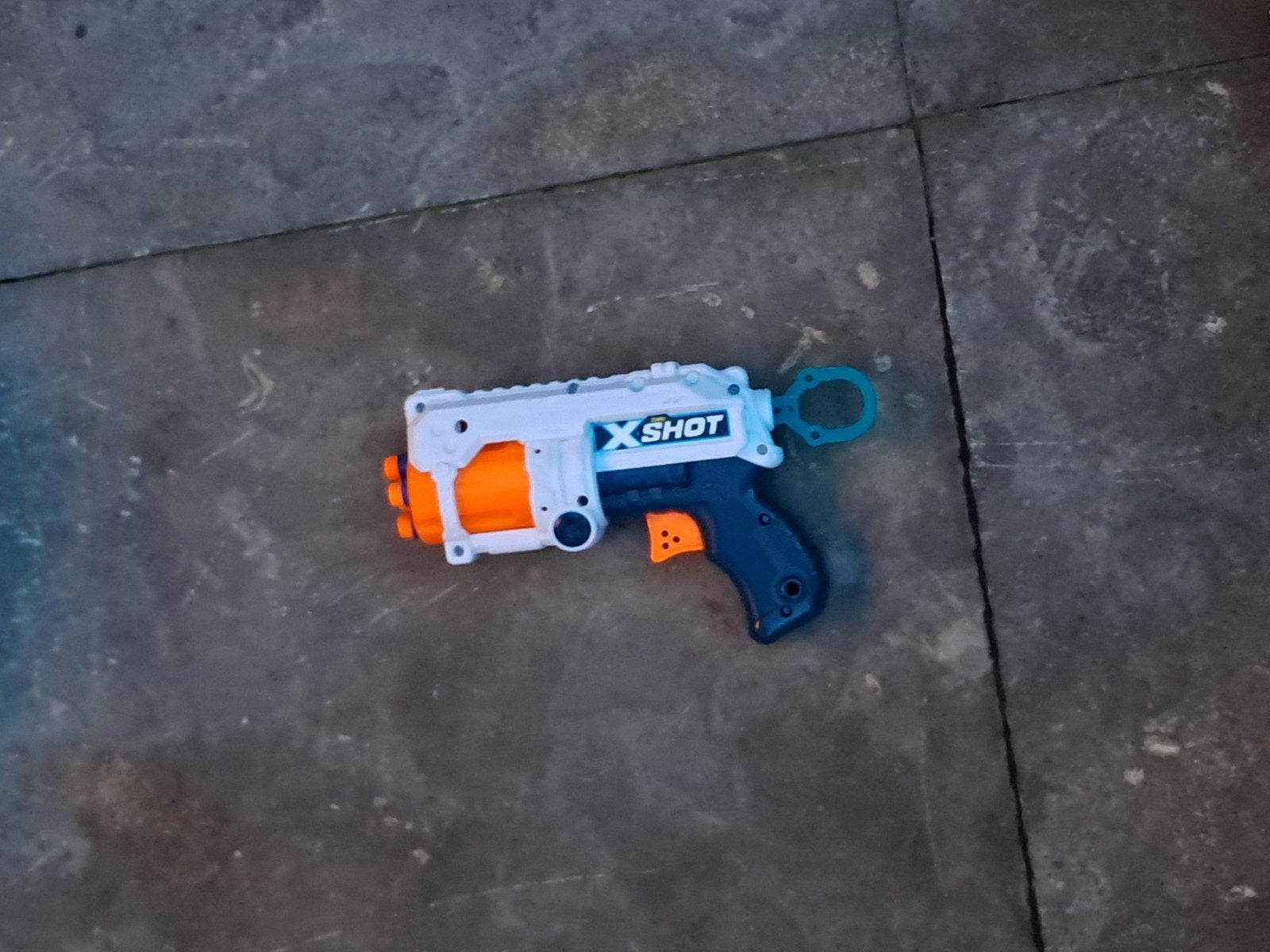 2 nerf pistolen + 20 pijltjes, Ophalen, Zo goed als nieuw