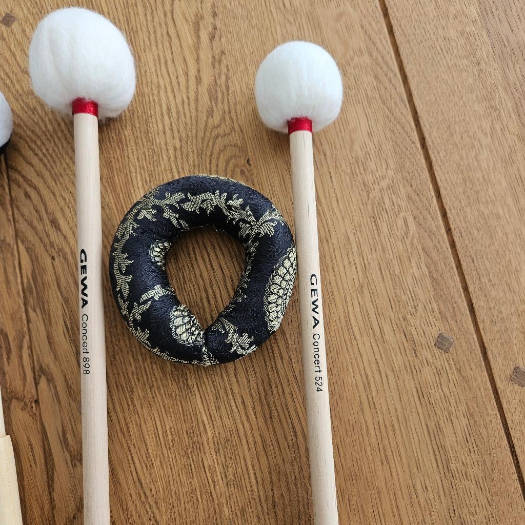 3x percussie, drum, pauk kloppers, klankschaalkussentje, Ophalen, Zo goed als nieuw, Melodische percussie