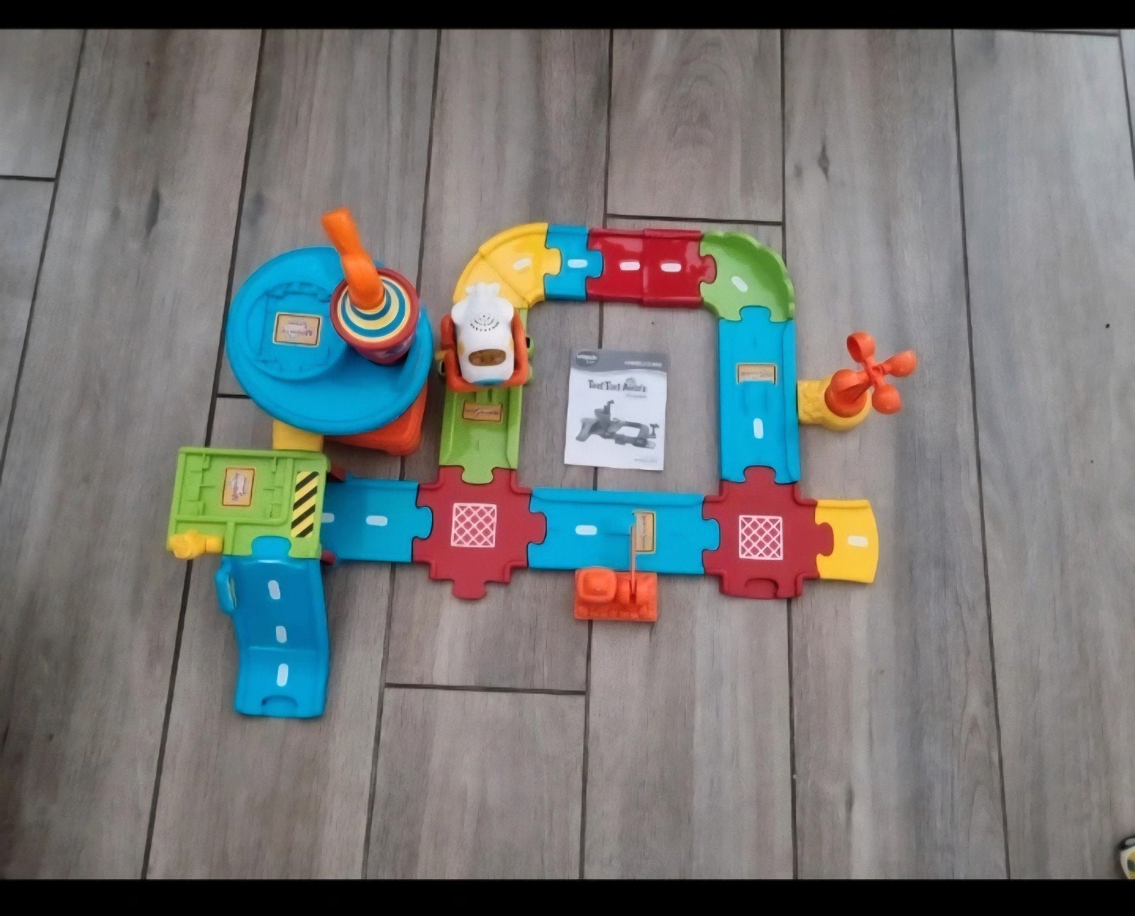 Vliegveld van toet toet, Kinderen en Baby's, Ophalen of Verzenden, Zo goed als nieuw, 2 tot 4 jaar