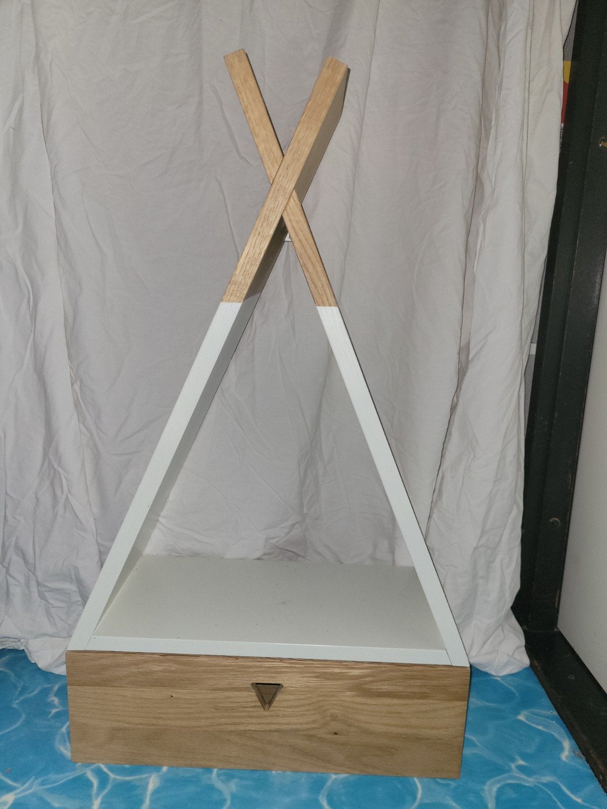 prachtig zwaar houten kastje, Ophalen, Zo goed als nieuw