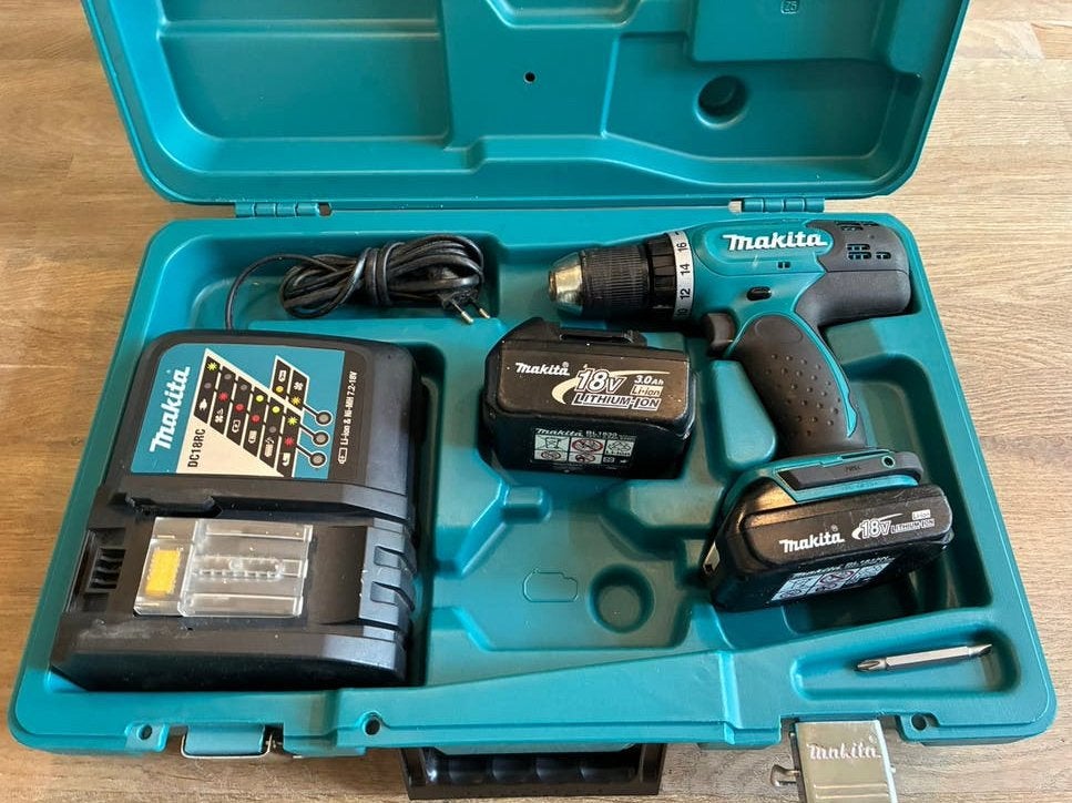 Makita 18 volt accuboormachine, Doe-het-zelf en Verbouw, Gereedschap | Boormachines, Ophalen of Verzenden, Zo goed als nieuw, Minder dan 400 watt
