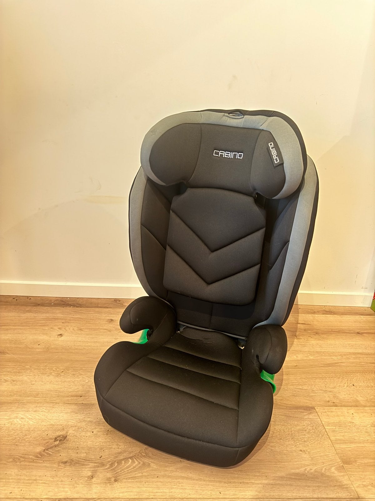 Cabino Dynamic i-Size Autostoel 100-150cm Zwart/Grijs, Autogordel of Isofix, 15 t/m 36 kg, Zijbescherming, Zo goed als nieuw