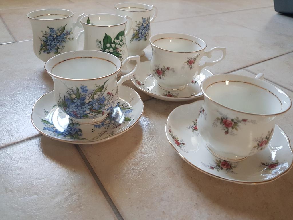 3 Engelse kopjes en 3 mokken., Huis en Inrichting, Keuken | Servies, Ophalen of Verzenden, Porselein, Overige stijlen, Kop(pen) en/of Schotel(s)