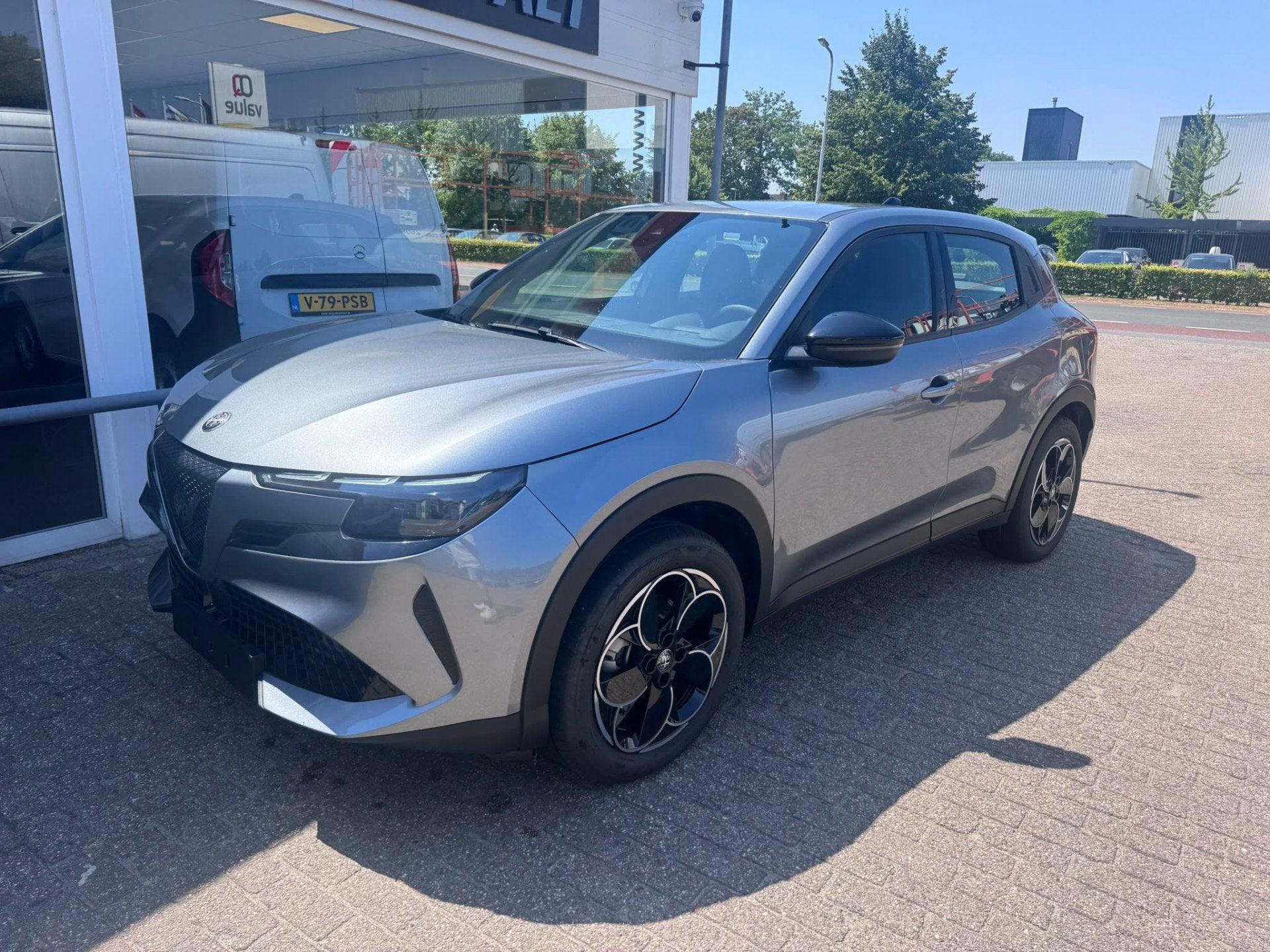 Alfa Romeo Junior Elettrica 54 kWh (bj 2025, automaat), Auto's, Alfa Romeo, Stof, Gebruikt, Zwart, Origineel Nederlands