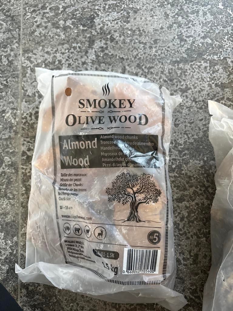 Smokey Olive Wood Amandelhout Chunks 1.5kg BBQ Rookhout, Ophalen of Verzenden, Nieuw