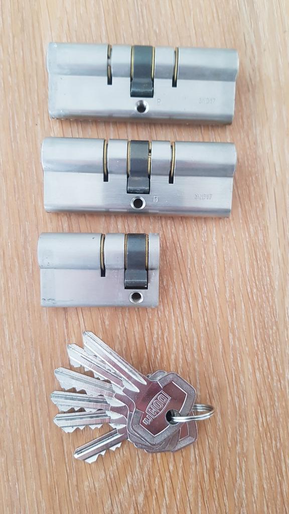 Set van 2 gelijksluitende cilinders 40/40 SKG**, Ophalen of Verzenden, Gebruikt, Koper of Messing, Slot