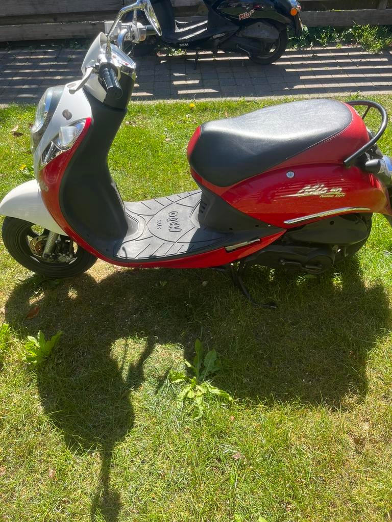 Sym mio 100cc met wok, Fietsen en Brommers, Scooters | SYM, Zo goed als nieuw, Mio, Benzine, Ophalen of Verzenden
