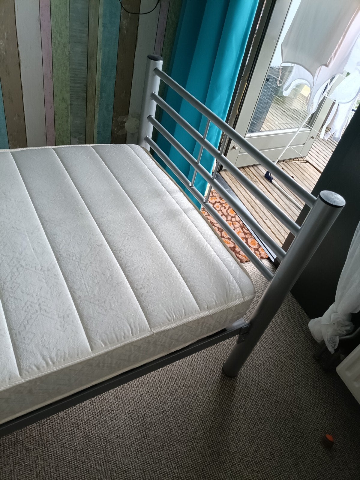 Zo goed als nieuw eenpersoonsbed met matras (200x90 cm), Ophalen, 90 cm, Eenpersoons, Zo goed als nieuw