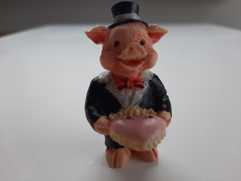 Vintage Bruidegom varken met ringen kussen, Ophalen of Verzenden, Zo goed als nieuw, Dier