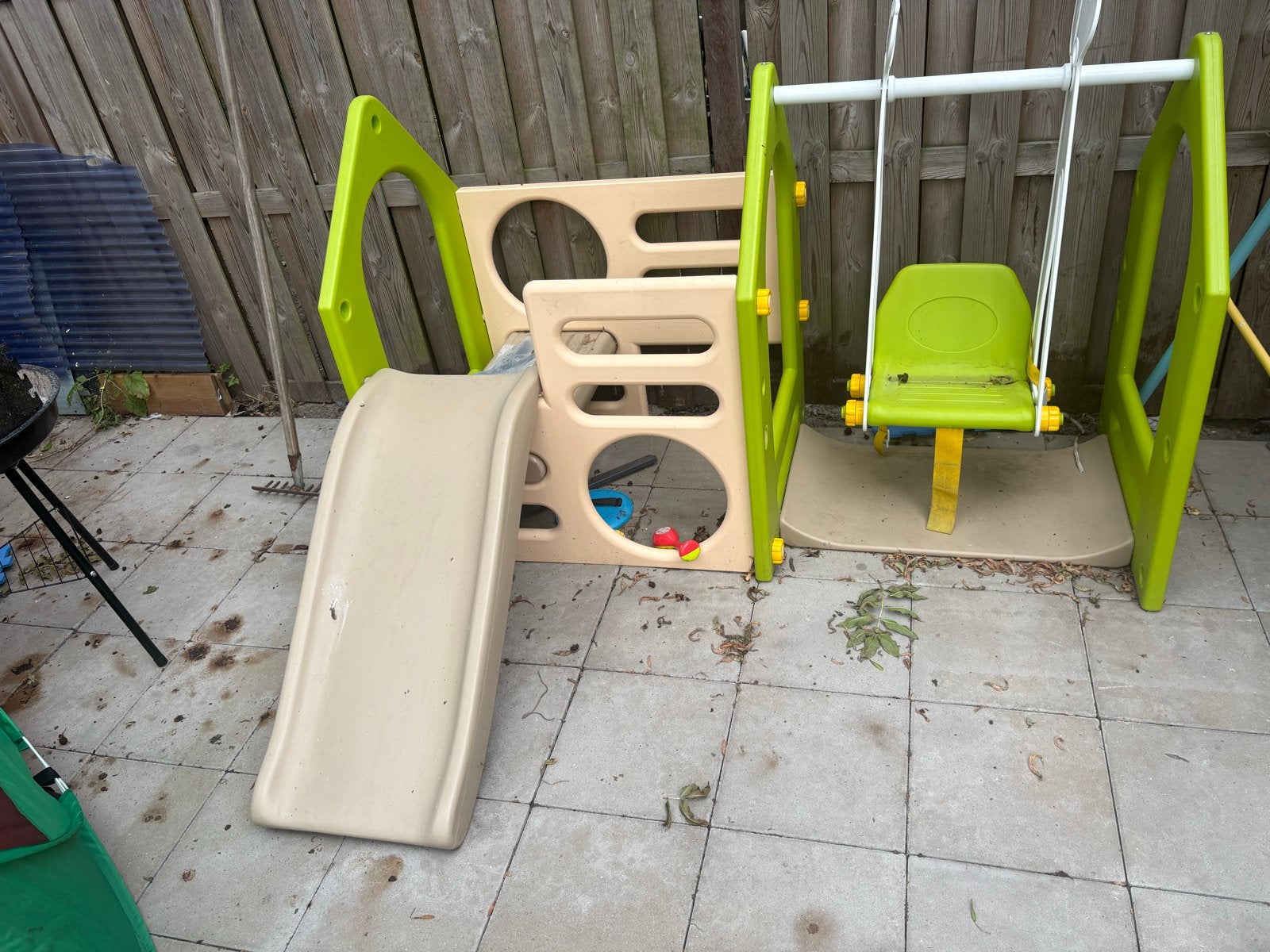Speeltoestel met glijbaan en schommel, Ophalen, Gebruikt, Glijbaan