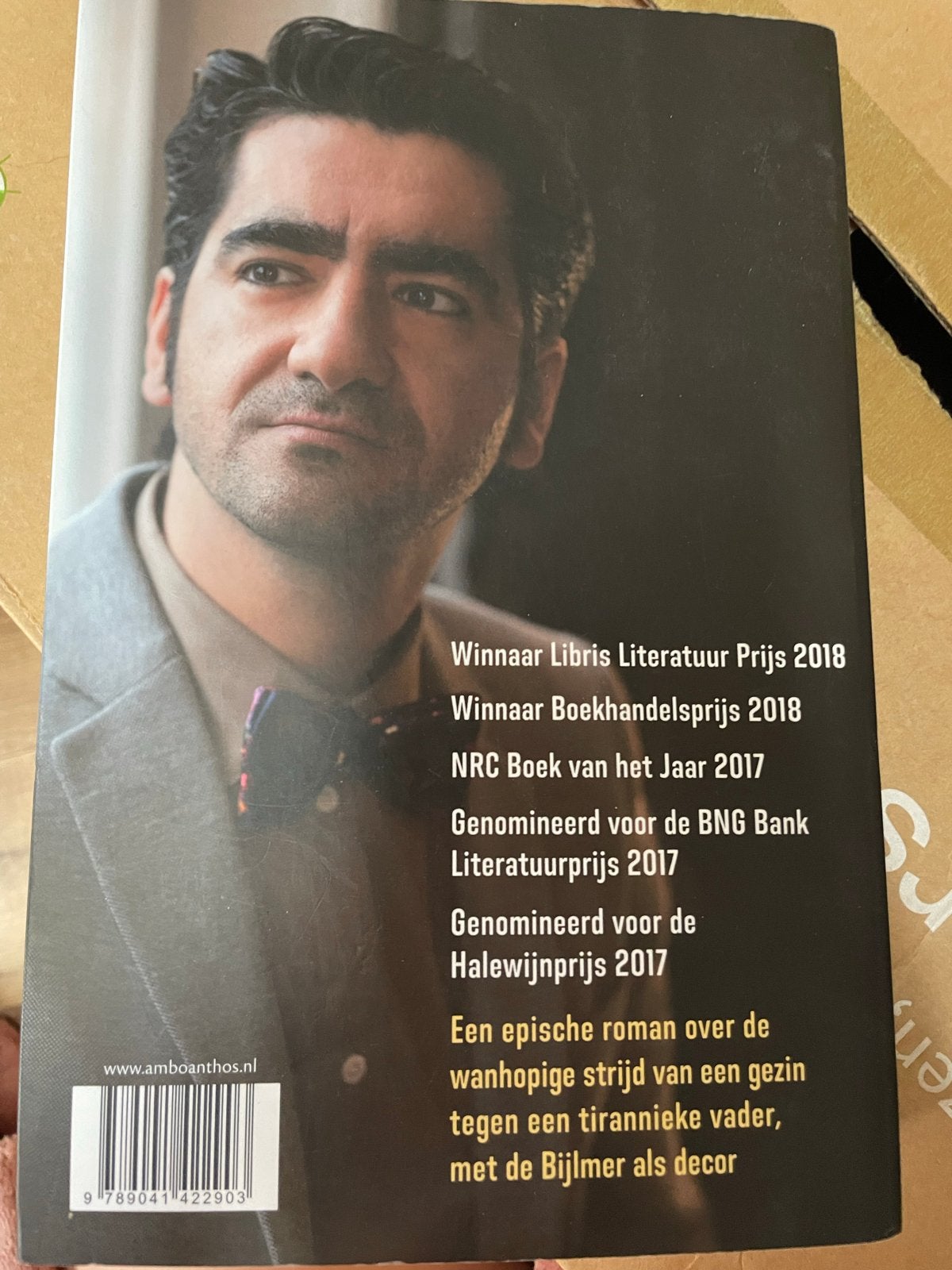Wees Onzichtbaar - Murat Isik (Winnaar Libris Literatuur Pri, Boeken, Ophalen, Zo goed als nieuw