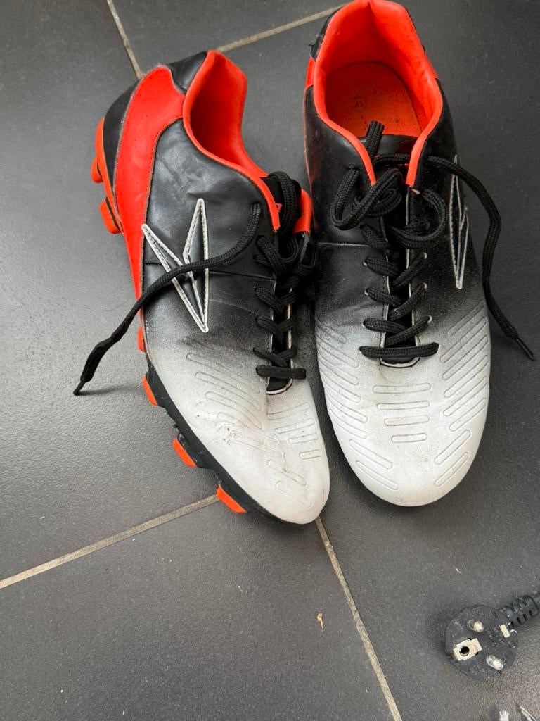 Voetbalschoenen, Ophalen of Verzenden, Zo goed als nieuw, Overige typen, Overige merken