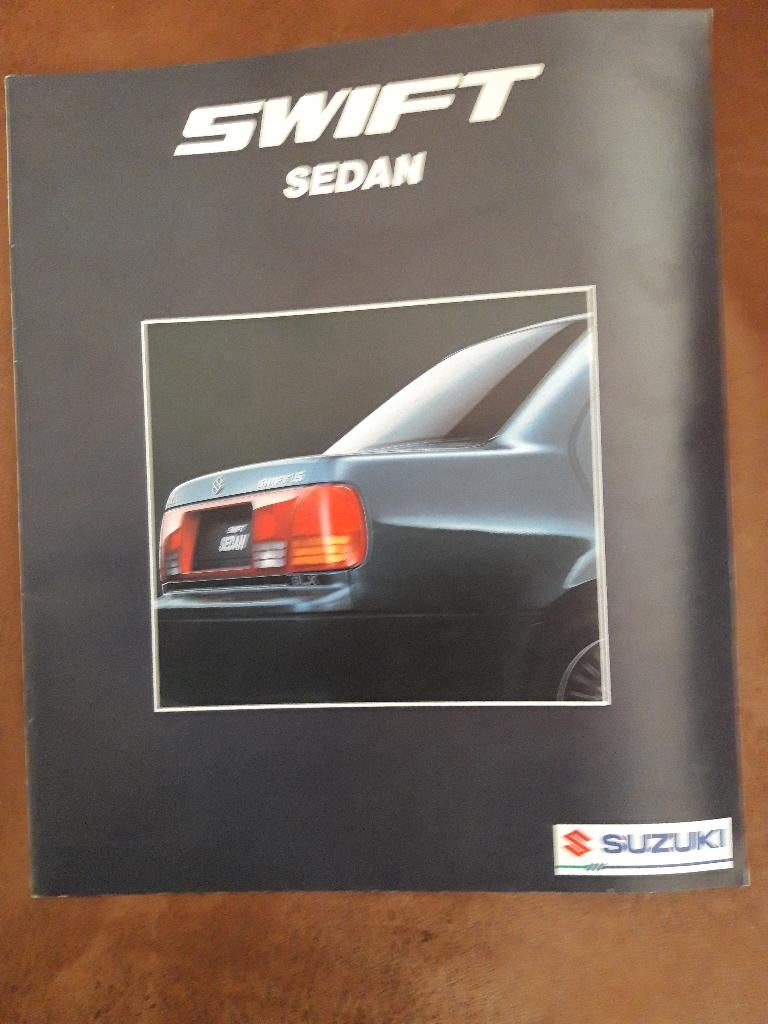 folderset Suzuki Swift Sedan 1990 - GROOT FORMAAT - NL, Ophalen of Verzenden, Overige merken, Suzuki, Zo goed als nieuw