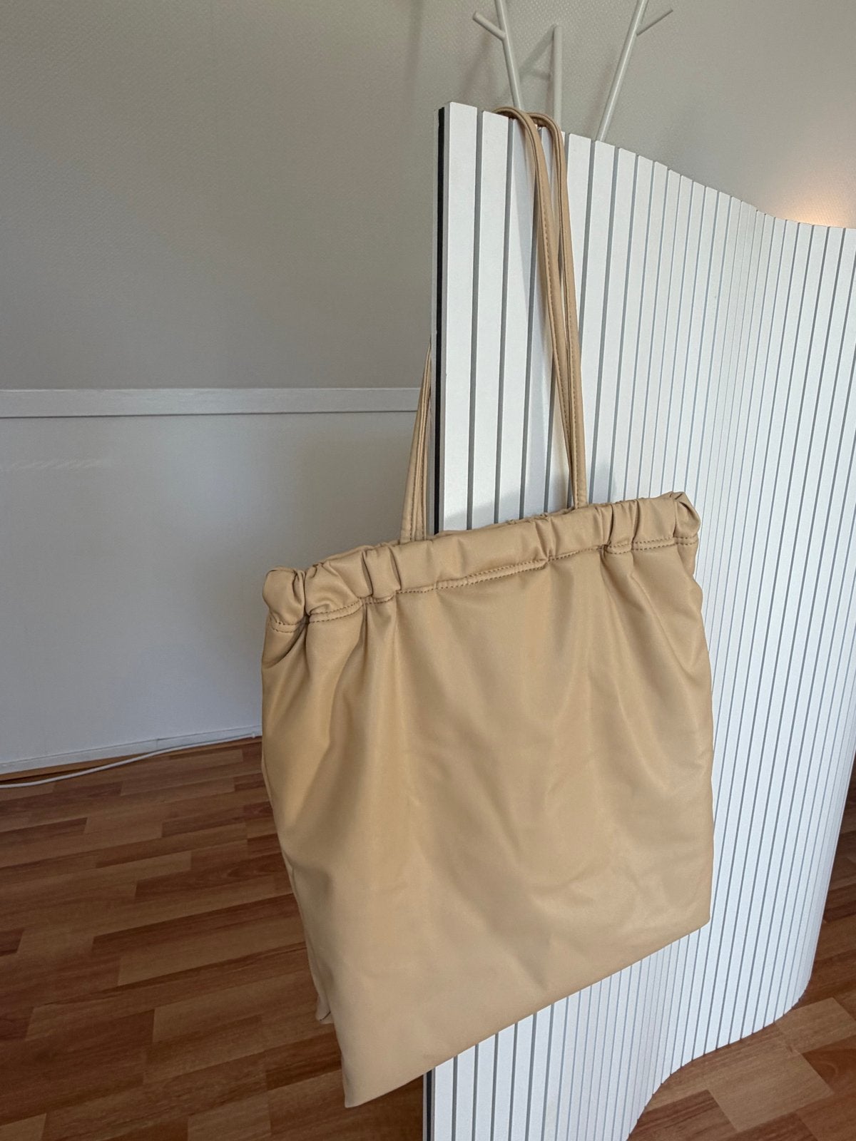 Zara fluffy tas, botergeel, zo goed als nieuw 34x40, Ophalen of Verzenden, Zo goed als nieuw, Geel, Handtas