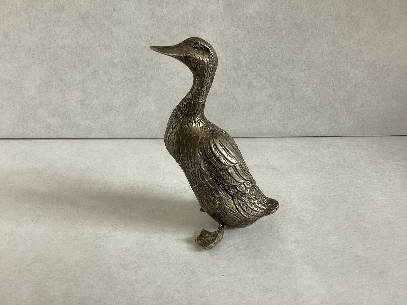 Vintage metalen eend beeldje - 258 gram - 12 cm - decoratief, Antiek en Kunst, Ophalen of Verzenden