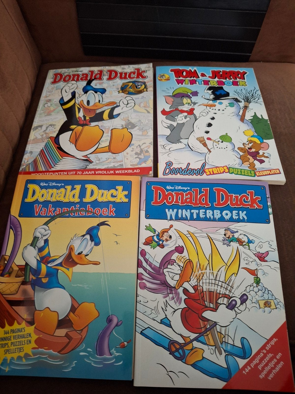Diverse stripboeken en magazines (Donald Duck, Pokémon), Meerdere stripboeken, Ophalen of Verzenden, Gelezen