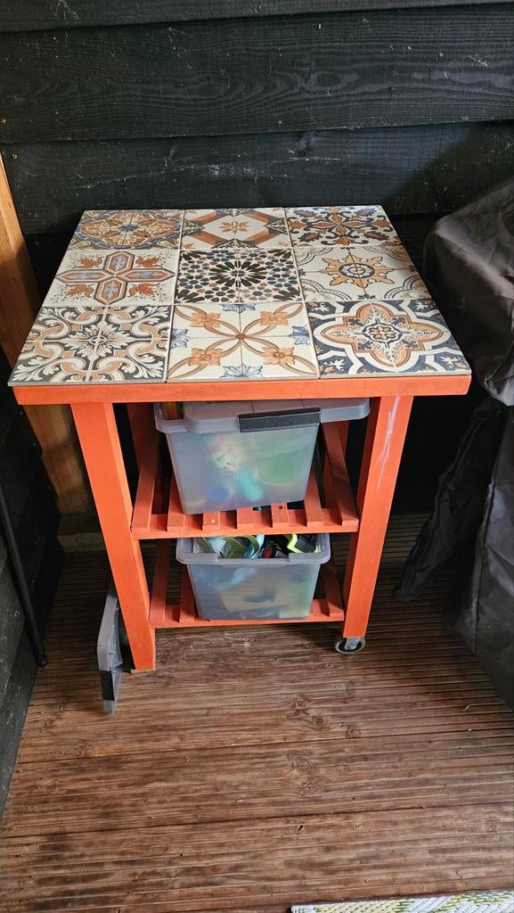 Bijzettafel met tegels en opbergruimte, Ophalen, Minder dan 55 cm, Gebruikt, Decoratief, Praktisch