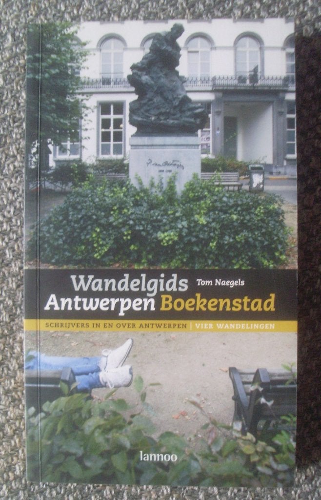 Wandelgids Antwerpen Boekenstad - Tom Naegels zgan, Overige merken, Ton Naegels, Ophalen of Verzenden, Zo goed als nieuw