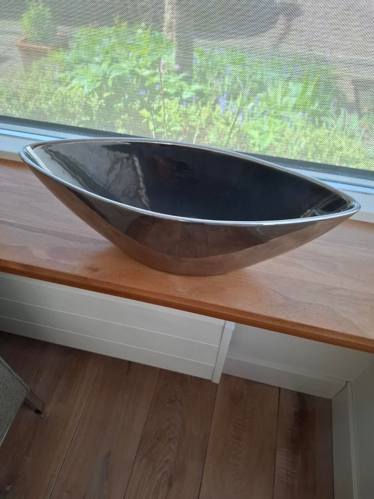 Zilverkleurige bootschaal plantenbak bloempot smal, Ophalen of Verzenden, Overige kleuren, Steen, Minder dan 50 cm