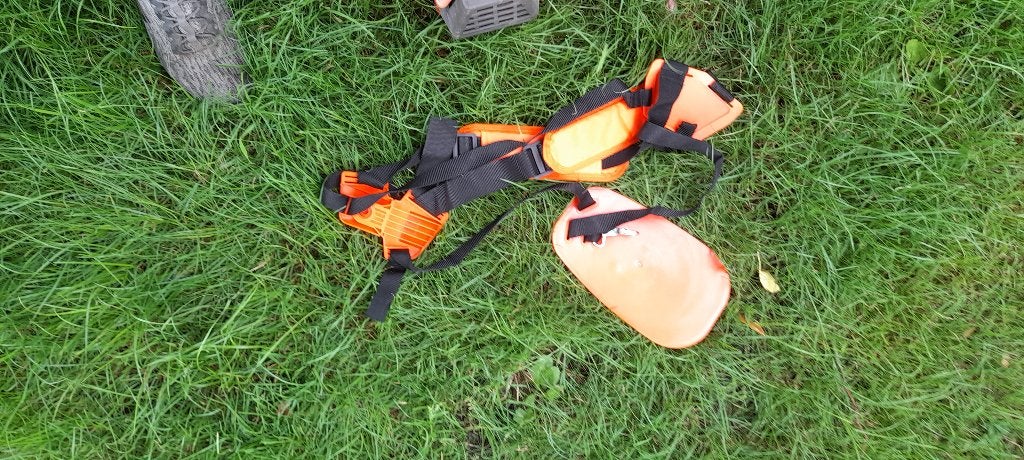 Husqarvana  bosmaaier met nieuwe draadkop en nieuw harnas, Ophalen, Benzine, Gebruikt, HUSQVARNA