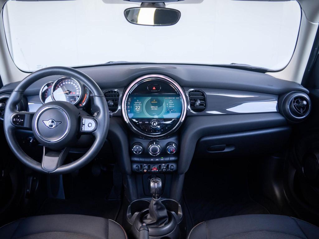 MINI 5-deurs Cooper Airco + Cruise + Parkeersensoren, Auto's, Mini, Voorwielaandrijving, 12 maanden, Gebruikt, Parkeersensor