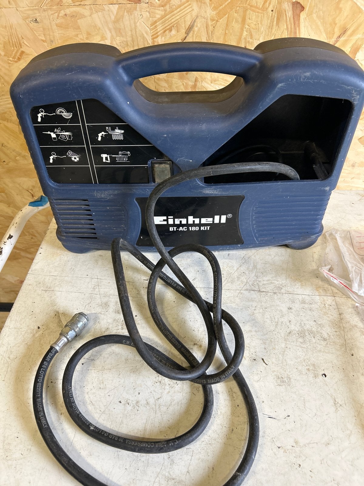 Einhell BT-AC 180 KIT Compressor - Compact en Draagbaar, Gebruikt, Ophalen of Verzenden, Minder dan 200 liter/min, Minder dan 6 bar