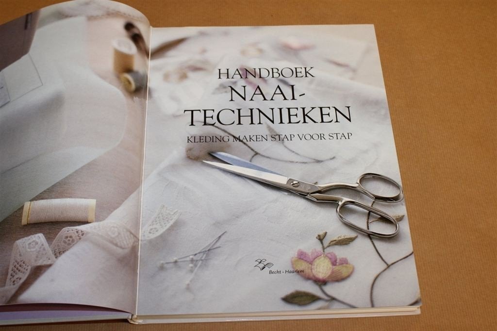 Handboek Naaitechnieken — Kleding Maken Stap Voor Stap, Boeken, Ophalen of Verzenden, Gelezen