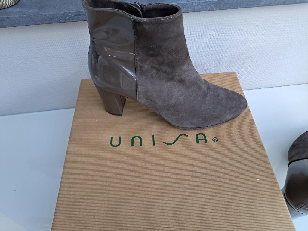 Laarsjes Unisa Laarsjes (Maat 39), Bruin, Lage of Enkellaarzen, Nieuw, Ophalen of Verzenden