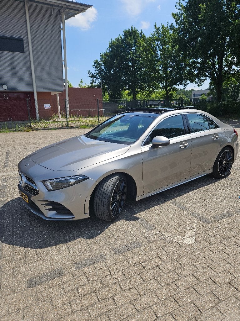 Mercedes-Benz A-Klasse A 200 163pk 7G-DCT 2020 Grijs, Zwart, 4 cilinders, 163 pk, 690 kg