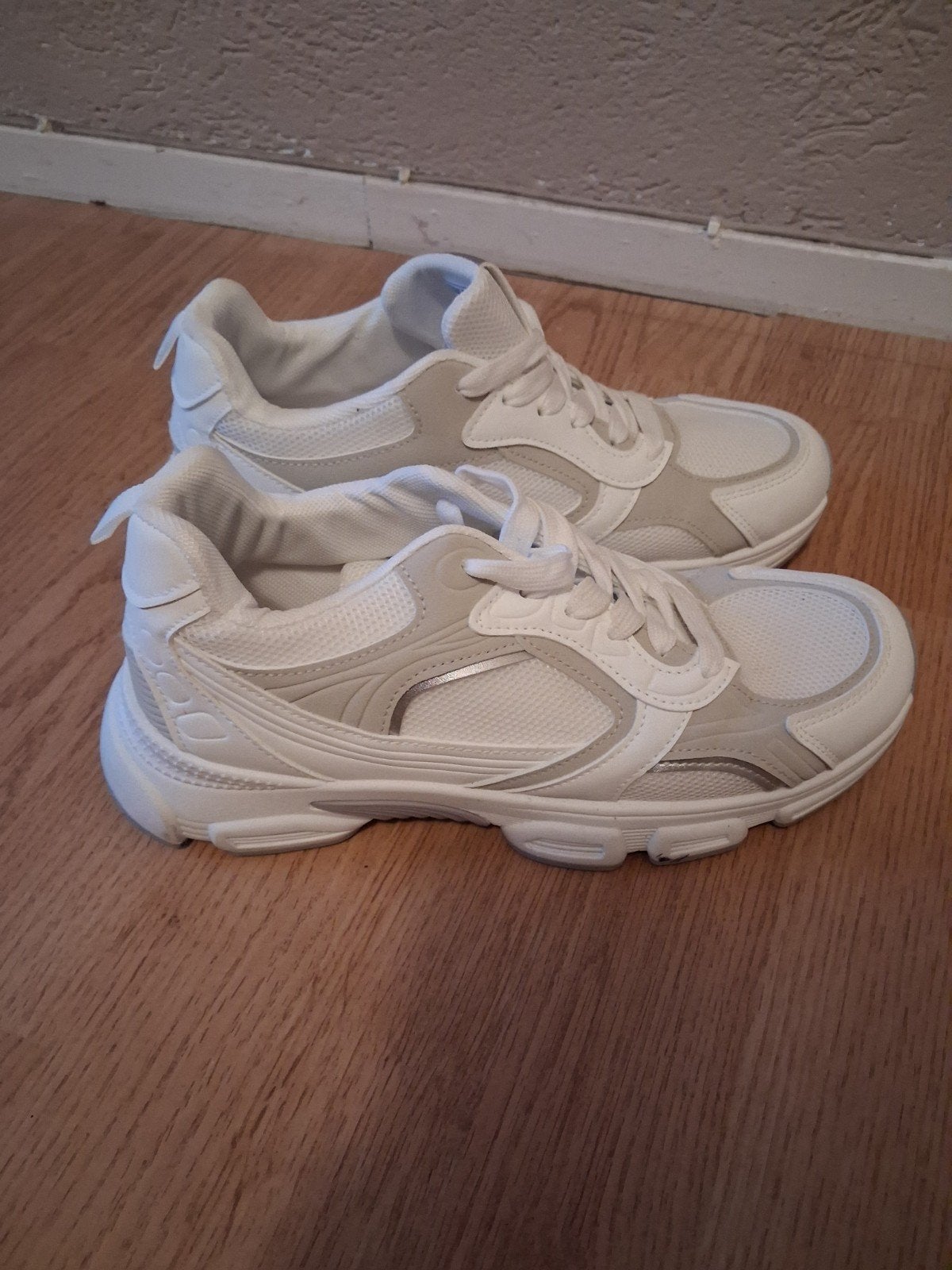 Dames sneakers maat 40 - Zeer nette staat, Ophalen of Verzenden, Zo goed als nieuw, Sneakers of Gympen