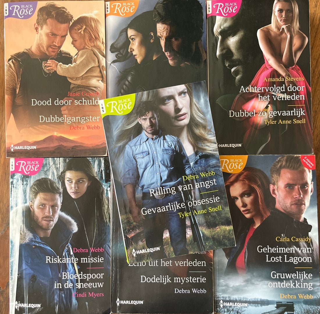 Harlequin Black Rose Thrillers, 14 verhalen, Debra Webb, Boeken, Ophalen of Verzenden, Zo goed als nieuw, Nederland