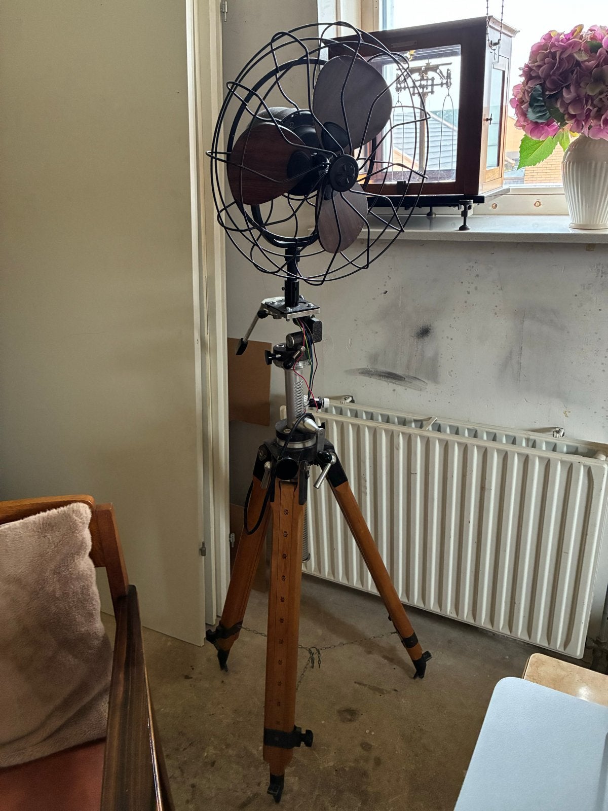 Vintage Ventilator met Robuust Statief, Witgoed en Apparatuur, Ophalen of Verzenden, Gebruikt, Statiefventilator