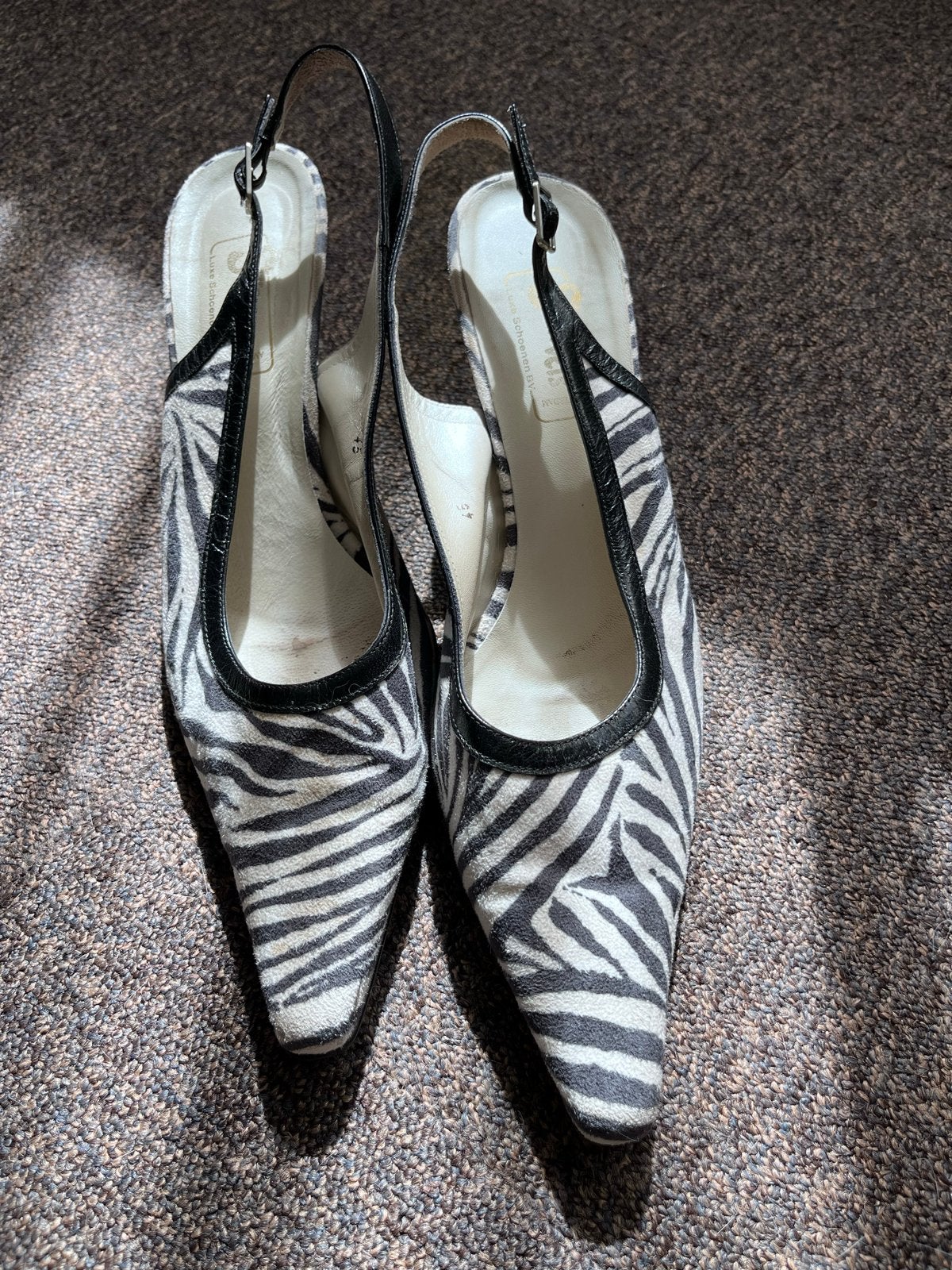 Zebraprint slingback pumps - Maat 45, Kleding | Dames, Pumps, Verzenden, Zwart, Gedragen