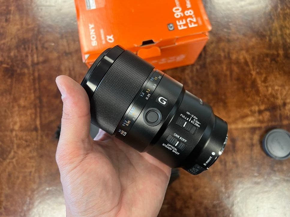 Sony FE 90mm F2.8 Macro G OSS Lens, Ophalen of Verzenden, Zo goed als nieuw, Macrolens
