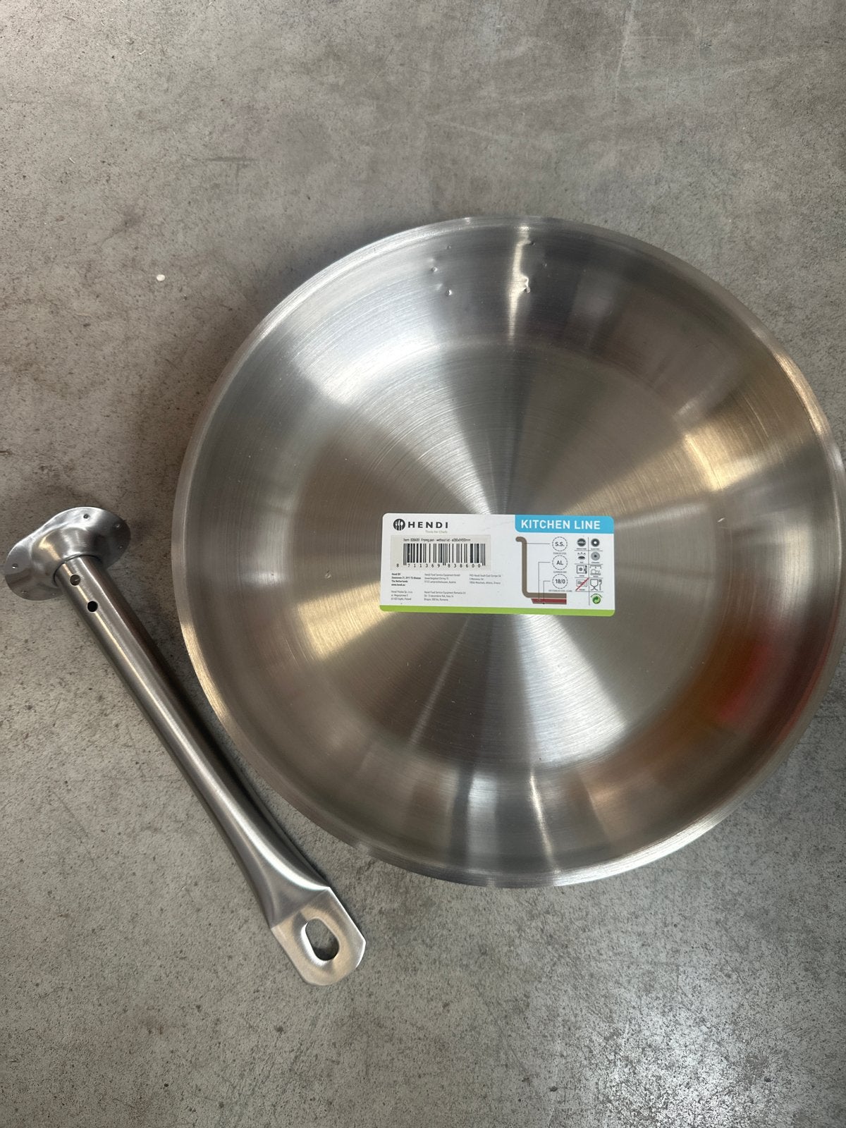 Hendi 28cm koekenpan RVS - Nieuw maar gebroken, Koekenpan, Geschikt voor inductie, Nieuw, Ophalen of Verzenden