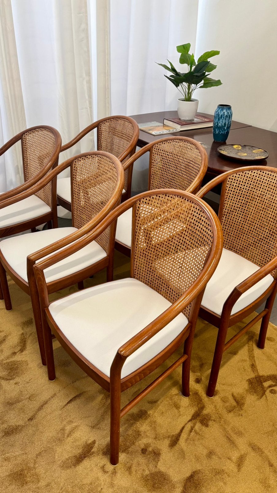 OPRUIMING Set 6 Vintage rotan stoelen met witte zitting, Ophalen