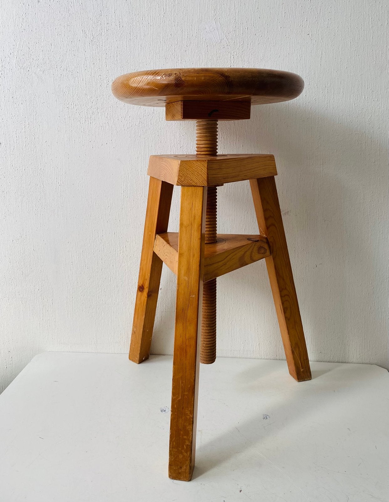 Pine atelier kruk , Scandinavisch jaren 70, Gebruikt, Onbekend, In hoogte verstelbaar, Ophalen of Verzenden